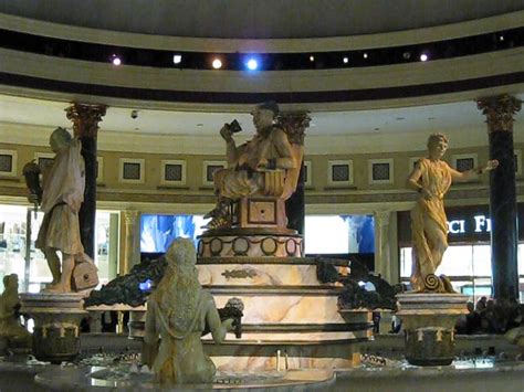 caesars palace talking statues